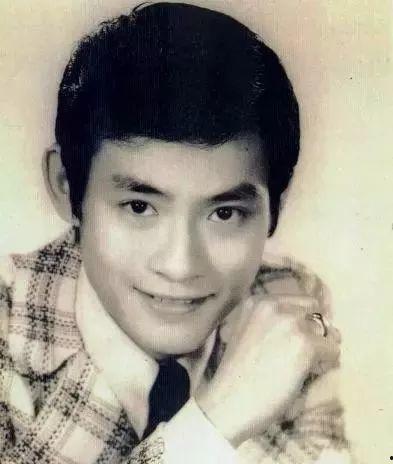 郑少秋年轻时照片,郑少秋年轻时的翩翩风采