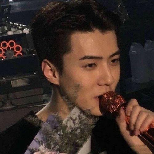 吴世勋图片生活照最近,镜头下的温暖瞬间