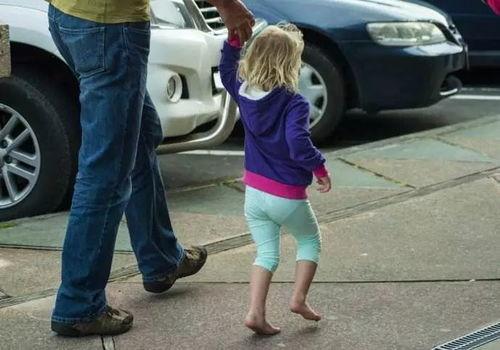 搞笑的光脚走路,一场别开生面的趣味之旅