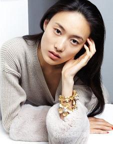 秦舒培背景,从模特到时尚界璀璨明星的蜕变之路